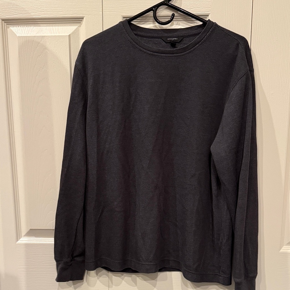 Banana Republic Charcoal Long Sleeve thermal Tee. Size large